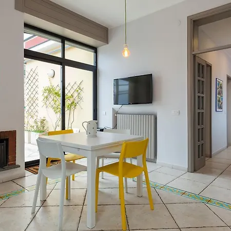 Apartment Bright Rooftop By Napoliapartments *