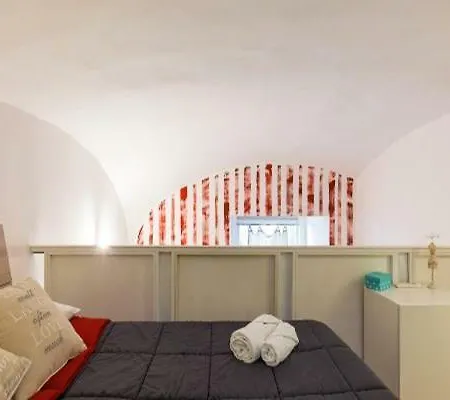 Bright Rooftop By Napoliapartments شقة *