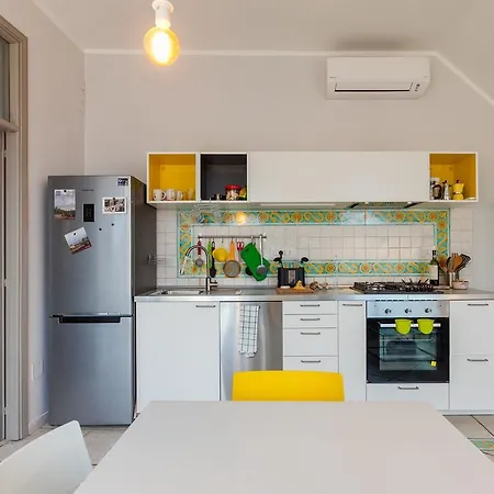 דירה Bright Rooftop By Napoliapartments נאפולי